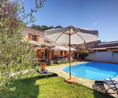 Istrie, Gračišće, autentický istrijský kamenný dům s bazénem