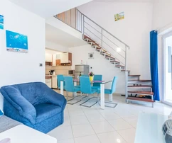 DUPLEX APARTMENT IN AN ATTRACTIVE LOCATION, 400 M FROM THE BEACH!