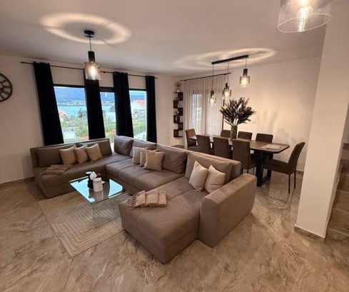 Luxury home with a pool for sale in Pridraga in Croatia