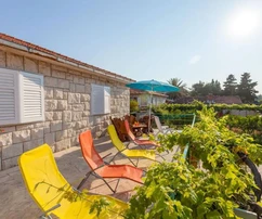 Autentica casa in pietra disponibile a Brač in Croazia