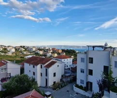 Подстрана, дом 340 м² с 3 жилыми единицами и гаражом, вид на море
