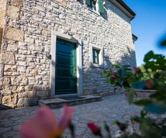 Istria, Poreč: Stredomorská kamenná vila s bazénom