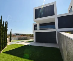 EXKLUSIVE VILLA MIT POOL UND PANORAMABLICK AUF DAS MEER, 200 M VOM STRAND ENTFERNT!