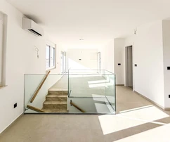 Zadar, Petrčane, Moderno appartamento duplex con giardino e alto livello di privacy
