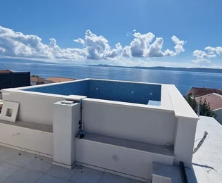 Ciovo, Okrug G, penthouse 85m2 + 40m2 taras na dachu + 25m2 basen na tarasie