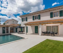 Villa with pool and sauna for sale in Barban in Croatia