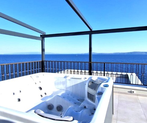 Wunderschöne Villa auf Čiovo mit Pool und Meerblick