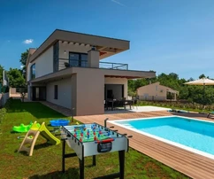 Istria, Svetvinčenat - Nowo wybudowana willa z podgrzewanym basenem