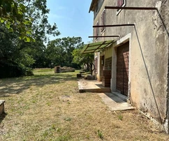 Propiedad en venta en Vižinada con casas tradicionales de piedra en Croacia