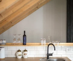 Trogir, Čiovo, maison individuelle de 200 m2, entièrement rénovée, 6 studios.