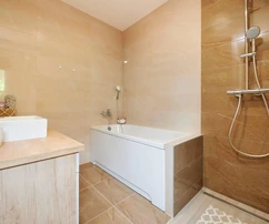 Casa familiare in vendita a Trogir in un quartiere tranquillo in Croazia