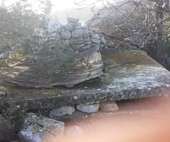 Marina, Vinišće, antigua casa de piedra de 280 m2 en una parcela de 800 m2