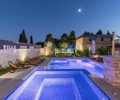 Pula: Oszałamiająca posiadłość z bogatymi udogodnieniami