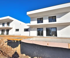 Vodice - NEUBAU S2 Haus mit Pool, Garage, 800 m vom Strand entfernt