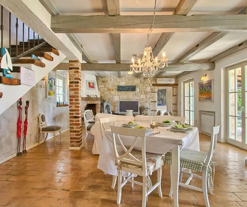 Luxury stone villa with pool for sale in Tinjan in Croatia