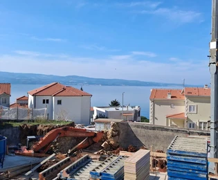 Omišská riviéra, dvoupokojový byt s jižní orientací v prvním patře moderní novostavby, 66,79 m²