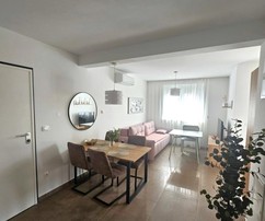 Charming 2-Bedroom Apartment near Beach in Ciovo