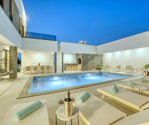 Luxury Villa with Panoramic Views, Two Pools & Sauna