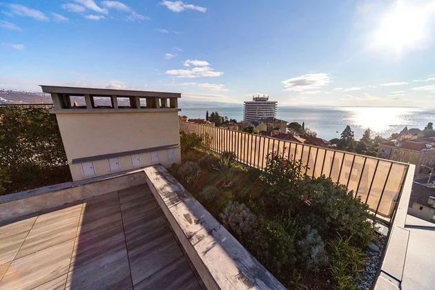 APARTAMENTO EXCLUSIVO CON VISTAS AL MAR, A 500 M DE LA PLAYA.