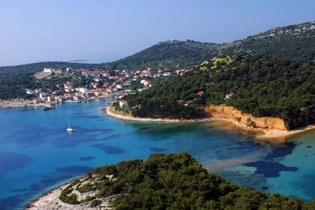Terreno in prima fila sul mare