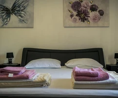 V centre Orebića je na predaj dom s bazénom v Chorvátsku