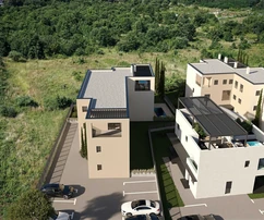 Poreč, Istria: Parterowe mieszkanie z ogrodem przy plaży