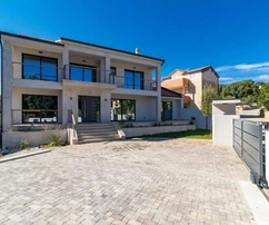 Villa con piscina in vendita a Ližnjan in Croazia