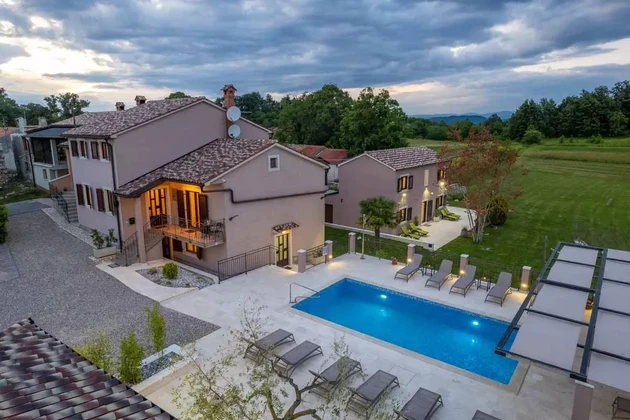Istria, Pićan: Panstvo s 3 vilami na veľkom pozemku