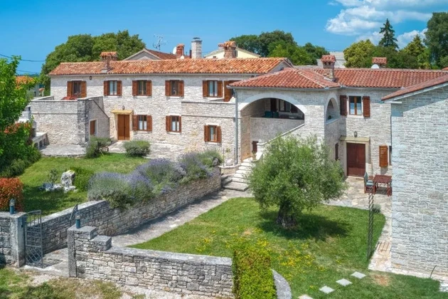 House Tinjan, 360m2