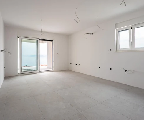 Čiovo, Okrug Gornji, two-bedroom apartment on the third floor with a rooftop terrace