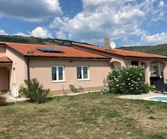 Istria, Roc - Un'oasi privata di tranquillità con piscina e vista spettacolare