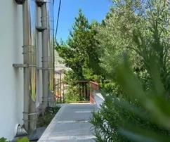 Ambiente suddiviso, Srinjine, casa indipendente di 374&nbsp;m2 con giardino, garage