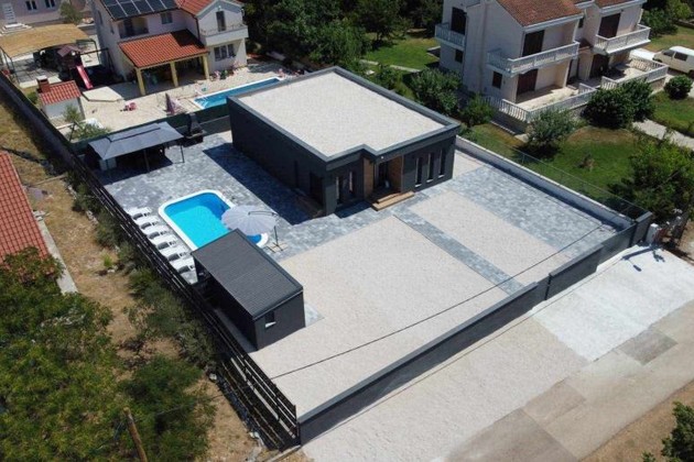 Modernes Haus mit Pool in Ninske Stanovi zu verkaufen in Kroatien
