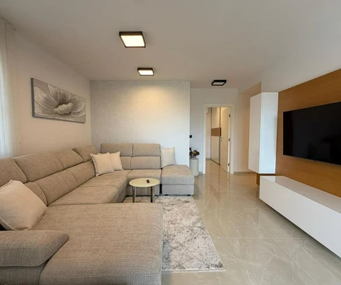 Istria, Poreč, modern apartment on the 1st floor of a quality new building, excellent location