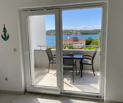 Tengerre néző lakás, kiváló elhelyezkedés!