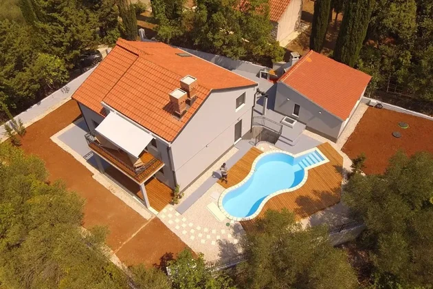 Moderní vila s bazénem na prodej v Konavlech v Chorvatsku