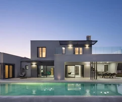 Isztria, Vodnjan: Modern villa medencével