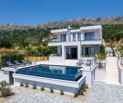 Villa di lusso con vista mare vicino a Spalato: moderna e spaziosa