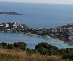 <p>Marina, Sevid, stavební pozemek 547 m2, druhá řada od moře a pláže</p>