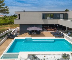 Luxury villa in a beautiful location in Zadar