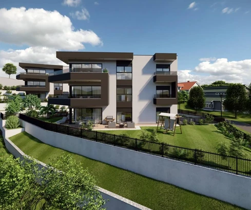 Maison de trois appartements à vendre à Kastav : excellente opportunité d'investissement en Croatie