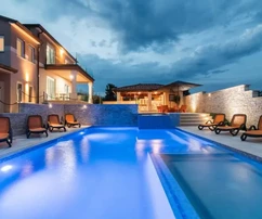 Fantasztikus villa medencével, Isztria, Pula