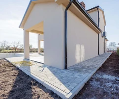 Istrie, Žminj, maison avec piscine et vue sur le vignoble dans un complexe privé, construction neuve