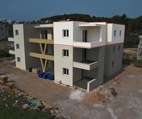 Vodice - Két szobás S9 lakás tengerre néző kilátással, 2. emelet