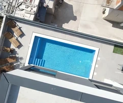 Trogir, luxusná vila 340 m2 s bazénom, garážou a upravenou záhradou