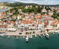 Restaurant apartment seafront House in Rogoznica