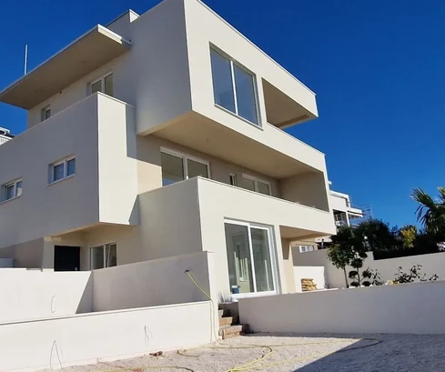 Čiovo, Okrug G., 3-Zimmer-Wohnung 114m2 + Garten 202m2 + privater Pool 19m2