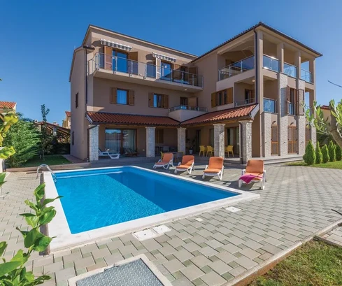 Attraktive Villa mit großem Pool in Strandnähe, Istrien, Medulin