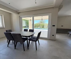 VILLA EXCLUSIVE AVEC PISCINE, DANS UN ENDROIT CALME !