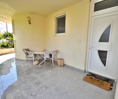 Haus zum Verkauf in Vodice mit Garten